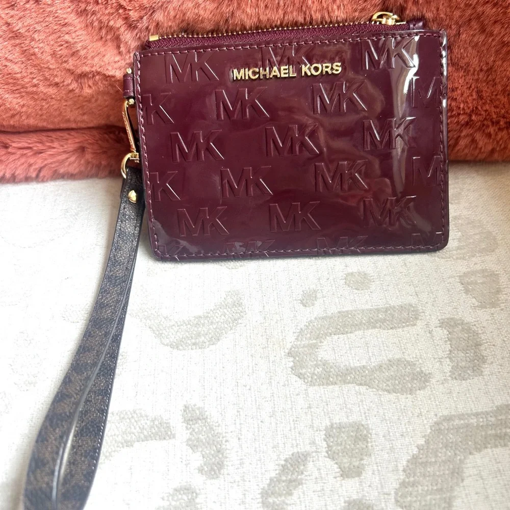 Michael Kors compact patent